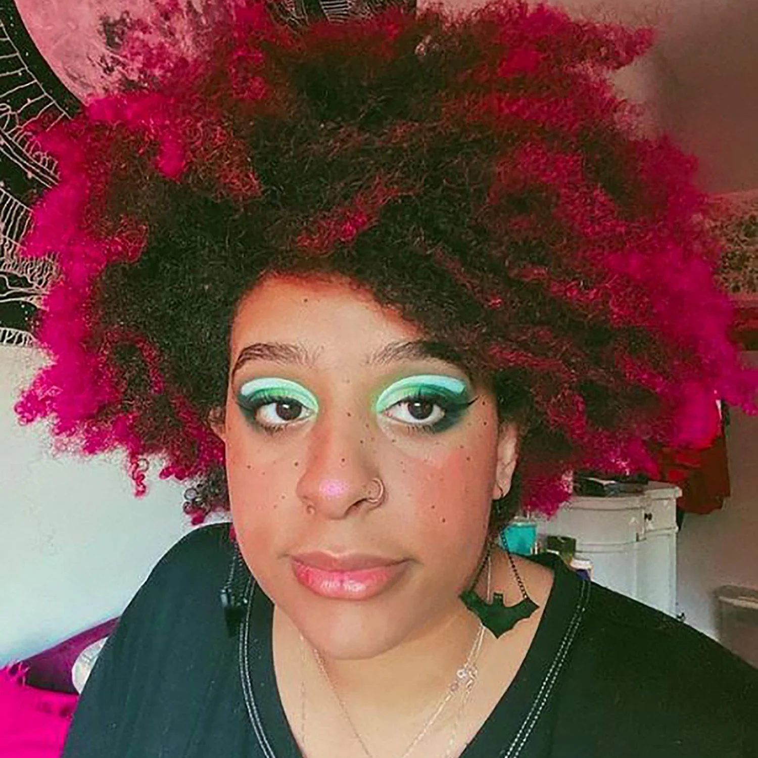 Magenta Majesty Color Depositing Treatment Mask - Image 4